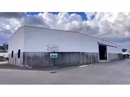 location commerce 430 m² à plounévez-quintin (22110)