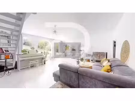 vente maison 6 pièces 159 m2 à l'étang-la-ville