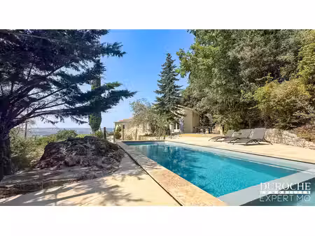 séguret – maison restaurée avec piscine neuve et vue dégagée