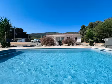 calme – piscine – grands espaces – 3 chambres – terrain