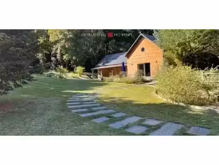 maison contemporaine avec jardin et terrasse lèves (28)
