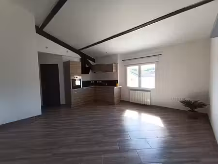 dampierre les bois  appartement t3  61 m²  place de parking