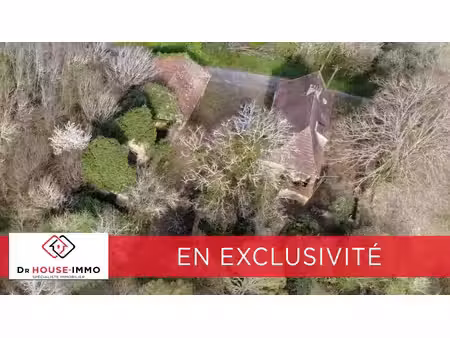 ancienne périgourdine avec grange  puits et terrain de 14 365 m²