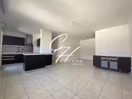 location appartement 3 pièces 66m2 grenoble 38000 - 866 € - surface privée