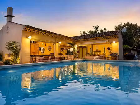 belle demeure provençale de 178m2 avec piscine