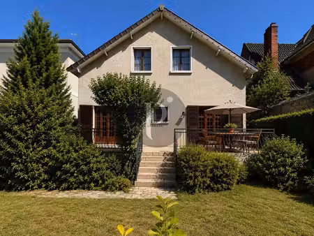 maison familiale 153 m² habitables  5 chambres  terrasse & jardin