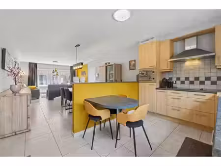 appartement te koop in sint-gillis-waas met 2 slaapkamers
