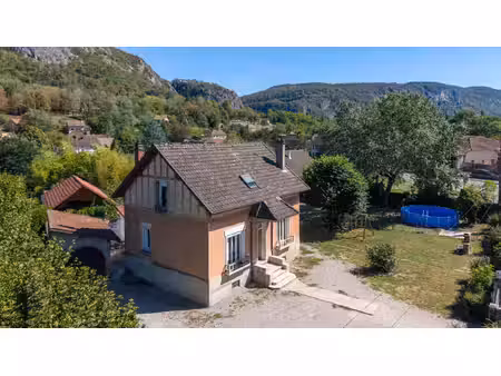 en exclusivité : maison t5 de 120 m2 à virignin