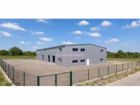 entrepot neuf près de 1000m2
