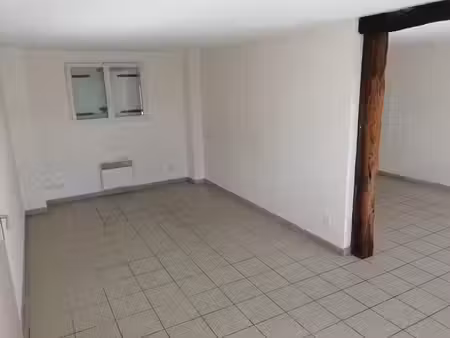 location appartement 4 pièces 100 m² à saint-aubin-de-blaye (33820)