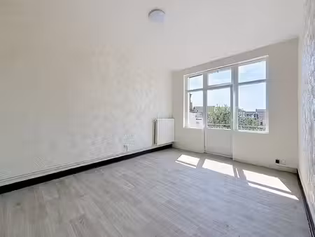 appartement te huur in etterbeek met 1 slaapkamer