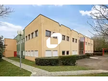 location bureaux trappes 78190 197m²