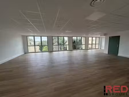 location bureaux 102m² à 251m²