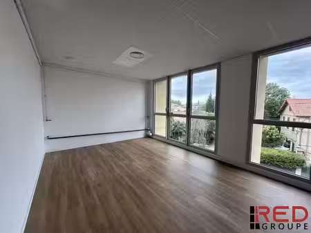 location bureaux 102m²