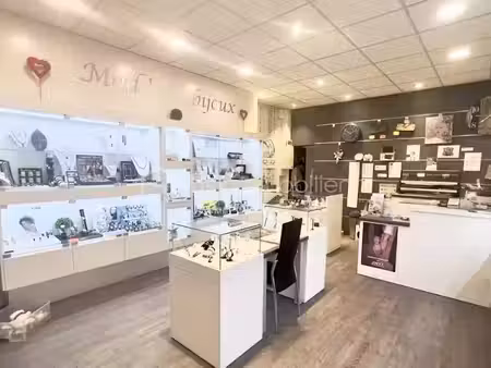 vente locaux professionnels à modane (73500)  97 900 €