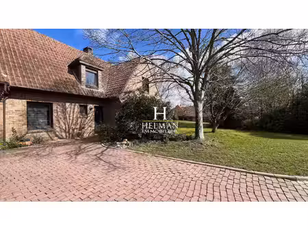 maison familiale en semi plain-pied avec garage sur 1.300 m² à