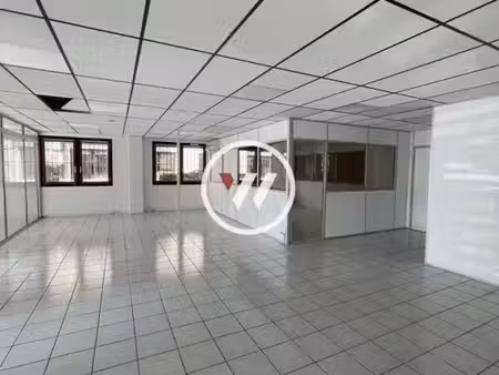 location bureaux aubagne 13400 144m²