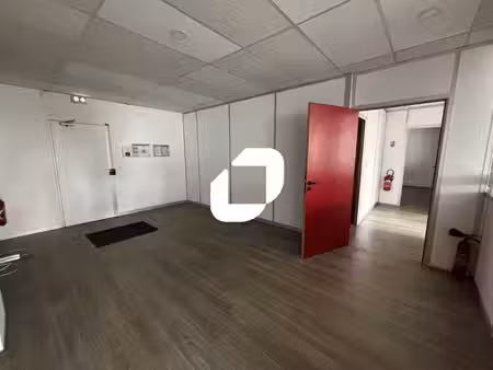 location bureaux corbeil essonnes 91100 81m² à 551m²