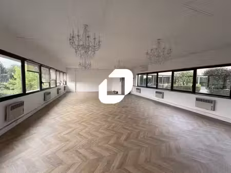 location bureaux plaisir 78370 78m² à 742m²