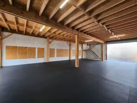 location entrepôt saint raphael 83700 404m²