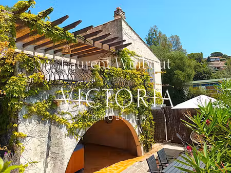 maison au calme avec deux appartements et terrasses au lavandou