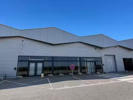 location commerce gonfreville l orcher 76700 605m²