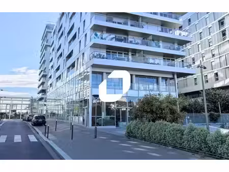 location commerce paris 75013 218m²