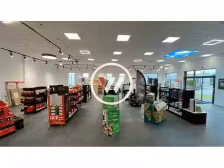 location commerce rousset 13790 220m²