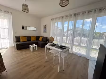 location appartement 1 pièce 28m²