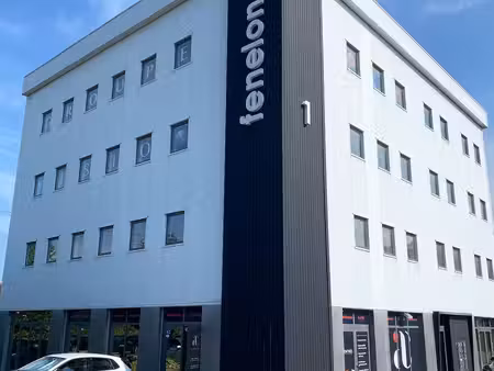 location local professionnel 167m²