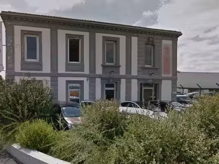 location local professionnel 65m²