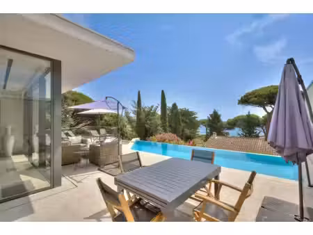 villa de prestige à 50 mètres de la plage