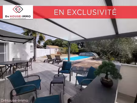 magnifique villa avec piscine  jardin paysager  2 garages