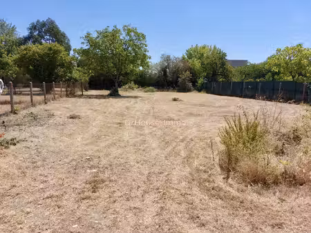 terrain constructible 1 017 m² viabilisé