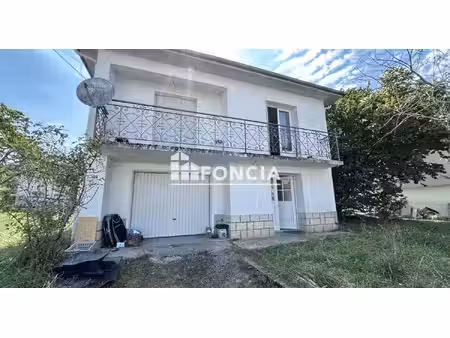 a vendre une maison sur deux niveaux