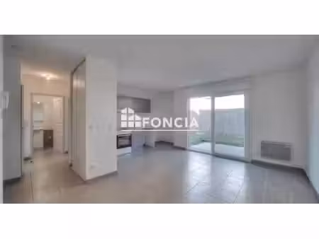 saint-genis-pouilly – t2 44 m² en rez-de-jardin avec garage double idéal premier achat ou 