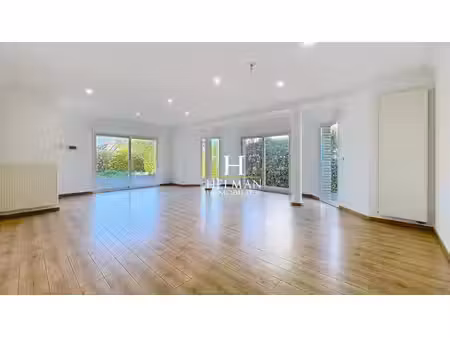 longuenesse : grande maison individuelle contemporaine avec gara