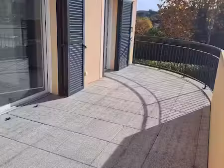 location appartement 3 pièces 64 m² à gréasque (13850)  1 015 €