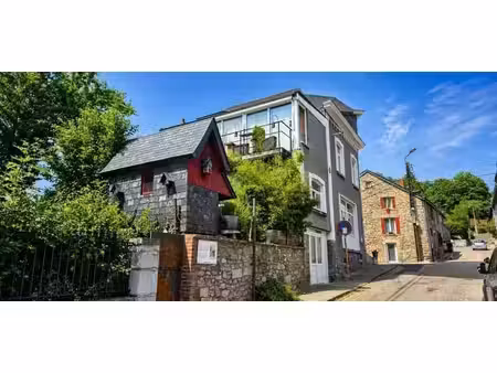 immeuble composé de 3 appartements sur 2 ares 45