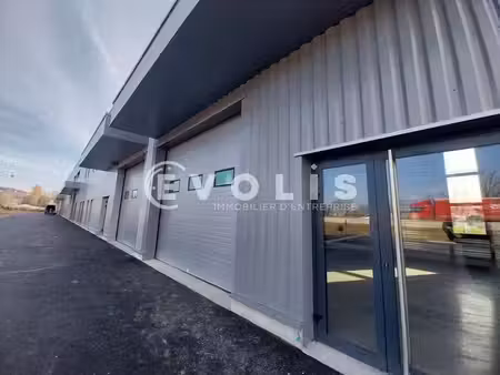 location local d’activités 319m²