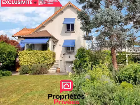 belle maison de ville en meuliere de 91 m2- 2 chambres  sous-sol  jardin et terrasse  spa