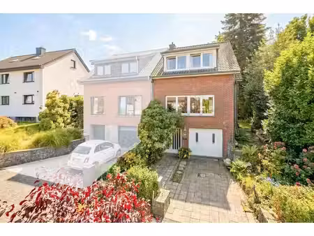maison 3 façades à proximité de stockel