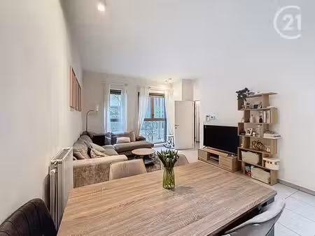 appartement 1 chambre moderne à 50m de ste-catherine – peb b
