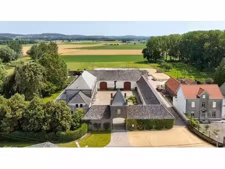 domaine de prestige avec ferme en carré sur 3 hectares