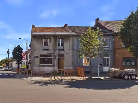 ensemble immobilier de 2 logements à rénover avec cour et gr