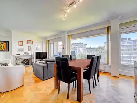 appartement 2 chambres lumineux avec terrasse et vue dégagée