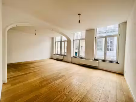 bel appartement 3 chambres dans le centre de mons