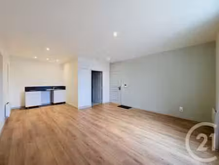 location appartement t1 à guingamp (22200) : à louer t1 / 33m² guingamp