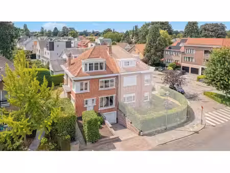 stockel - superbe maison 3 façades !