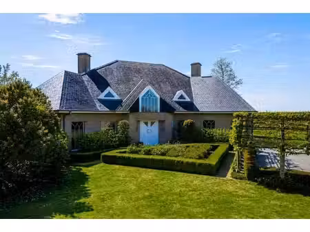 superbe villa - jardin arboré et vue dégagée